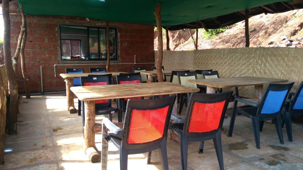 Vinee'S Kitchen And Motel Koynanagar Bagian luar foto